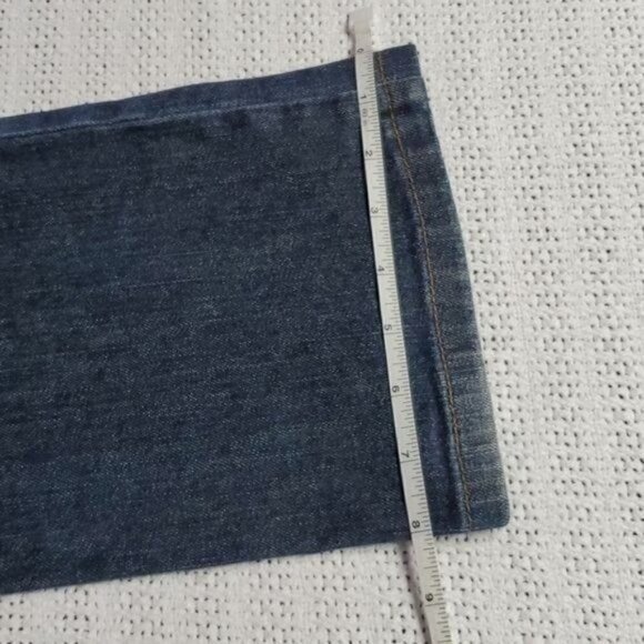DKNY Jeans East Village Embroidered Sz. 2 Blue Jeans w Pockets - Picture 12 of 12